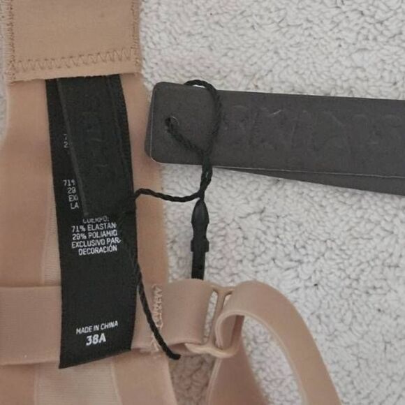 Skims underwire bra Nwt - Picture 8 of 9